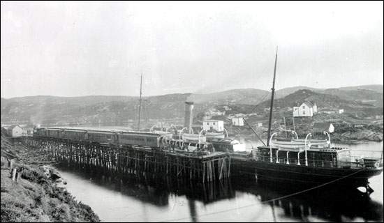 Quai de Port aux Basques, début des années 1900 Quai de Port aux Basques, début des années 1900