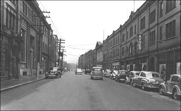 Water Street en direction est, Ayre & Sons, St. John's, vers 1948 Water Street en direction est, Ayre & Sons, St. John's, vers 1948
