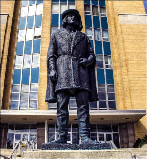 La statue de Jean Cabot à l'extérieur de l'édifice de la Confédération à St. John's, 
T.-N.-L.