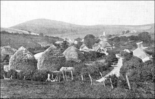 Une ferme du village de West Lulworth, dans le comté de Dorset, vers 1910