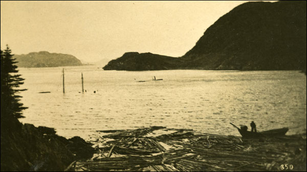 Une goélette coulée par le tsunami, 1929 Une goélette coulée par le tsunami, 1929