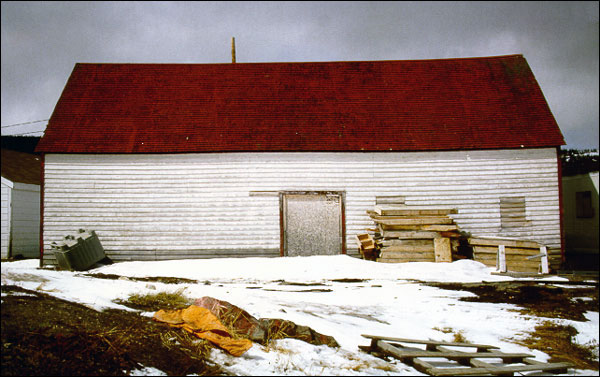 L'atelier à filets de la Compagnie de la Baie d'Hudson de Rigolet (T.-N.-L.), avant sa restauration L'atelier à filets de la Compagnie de la Baie d'Hudson de Rigolet (T.-N.-L.), avant sa restauration