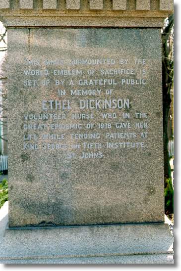 Socle du monument à Ethel Dickinson Socle du monument à Ethel Dickinson