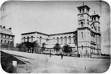 La basilique-cathédrale St. John the Baptist (de St. Johns), vers 1860 La basilique-cathédrale St. John the Baptist (de St. Johns), vers 1860