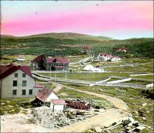St. Anthony, vers 1920. St. Anthony, vers 1920.