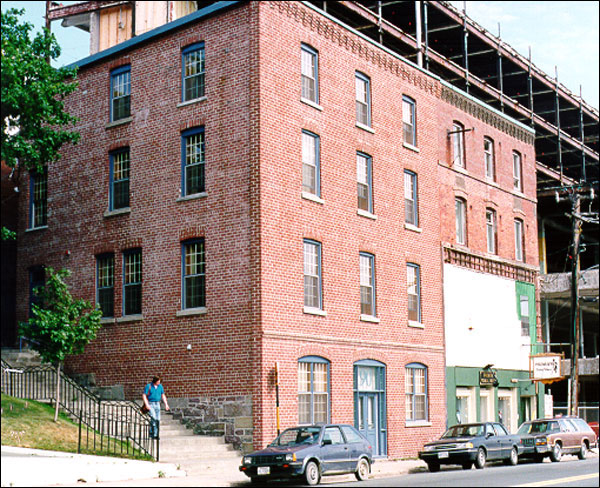 Le mess des officiers Crow's Nest, St. John's (T.-N,-L.) Le mess des officiers Crow's Nest, St. John's (T.-N,-L.)