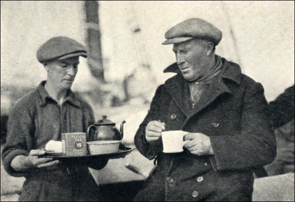 Bartlett Breaks for Tea, pre-1929 Bartlett Breaks for Tea, pre-1929