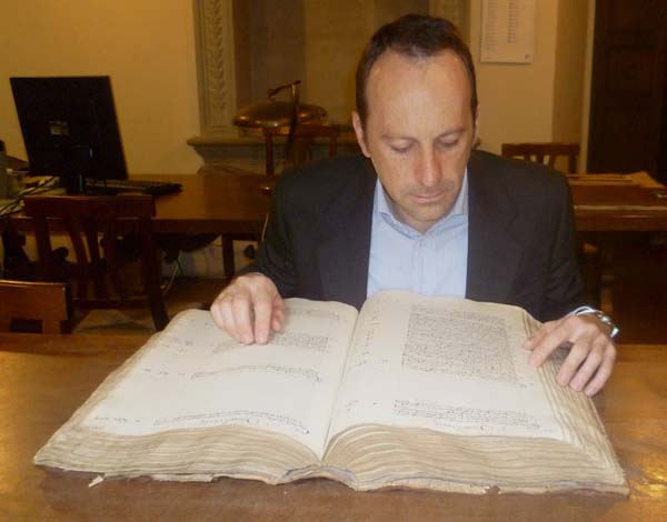Dr. Francesco Guidi-Bruscoli with the Ledger he Uncovered in the Guicciardini Archive Linking John Cabot to Italian Financiers Dr. Francesco Guidi-Bruscoli with the Ledger he Uncovered in the Guicciardini Archive Linking John Cabot to Italian Financiers