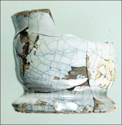 Tin-glazed Pot (Fld-369) 'Tin-glazed Pot (Fld-369)