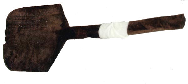 Salt Shovel. Salt shovel Used in the Migratory Fishery