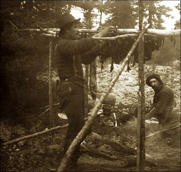 George Elson (L) and Dillon Wallace on their ill-fated trip to Labrador George Elson (L) and Dillon Wallace on their ill-fated trip to Labrador