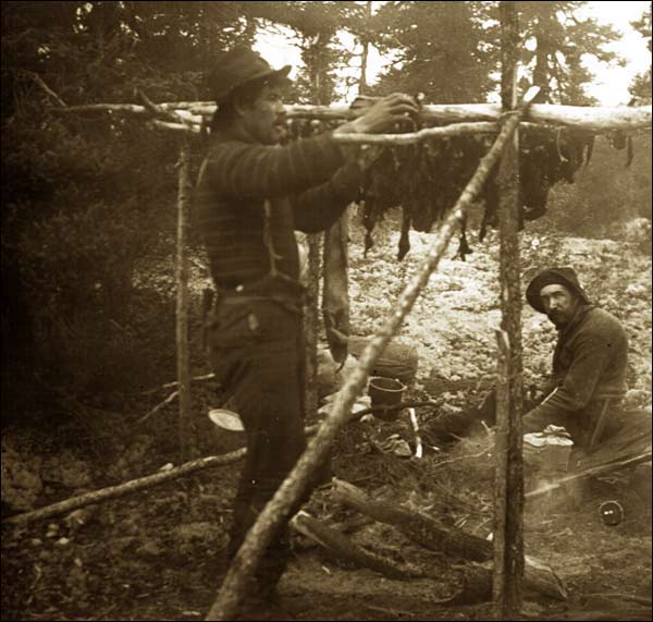 George Elson (L) and Dillon Wallace on their ill-fated trip to Labrador