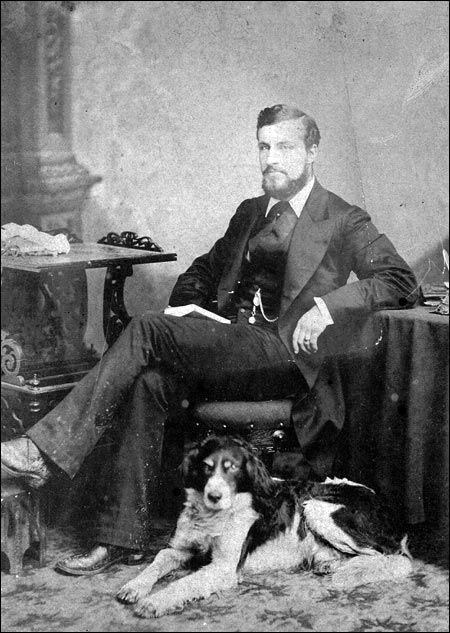 Robert Bond around the 1890s Robert Bond around the 1890s